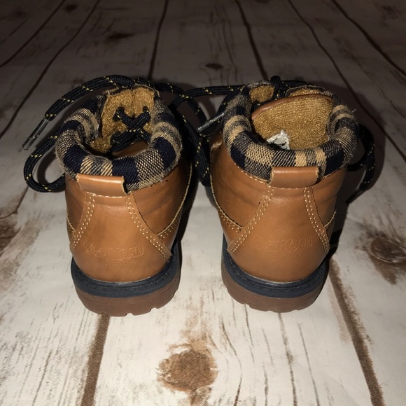 $7 or 3/$15 Oshkosh B’gosh all weather boots - Picture 4 of 8